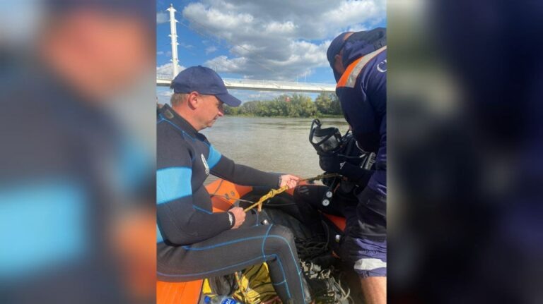    16-й день поисков мальчика. В Оренбурге водолазы расширили зону обследования дна Урала Белов Михаил Александрович