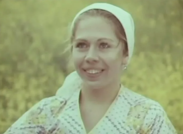 Елена Папанова
