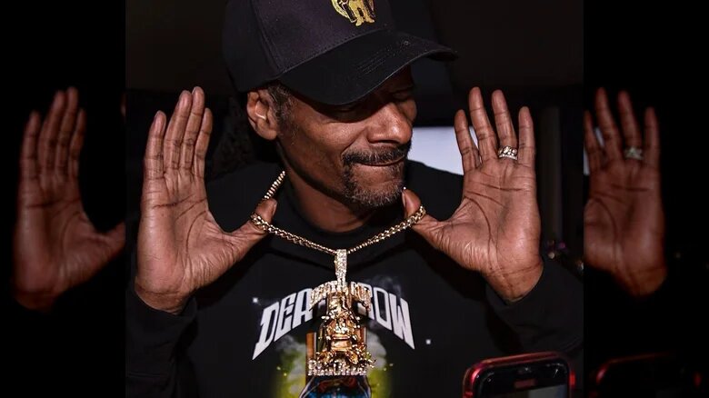 Snoop doggy dogg 1996. Snoop dogg молодой. Akon snoop dogg i wanna love. Снуп дог обои. Снуп дог фото.