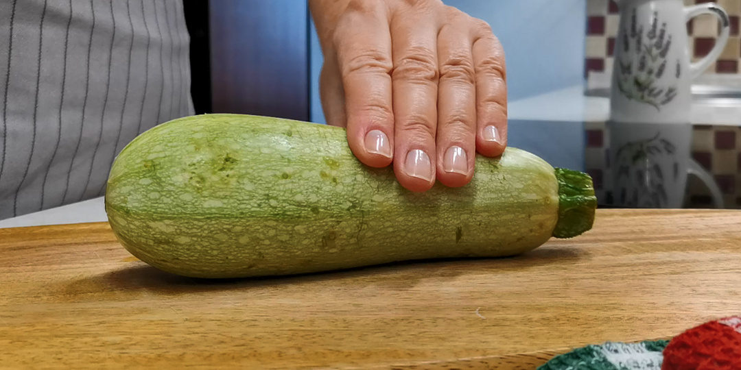 Так мало кто готовит кабачки, а я готовлю от начала и до конца сезона. Вкуснота невероятная, улетает в миг, на добавку никогда не остается