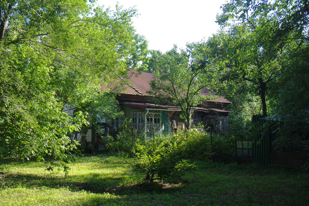 дом с верандой в центре Уссурийска