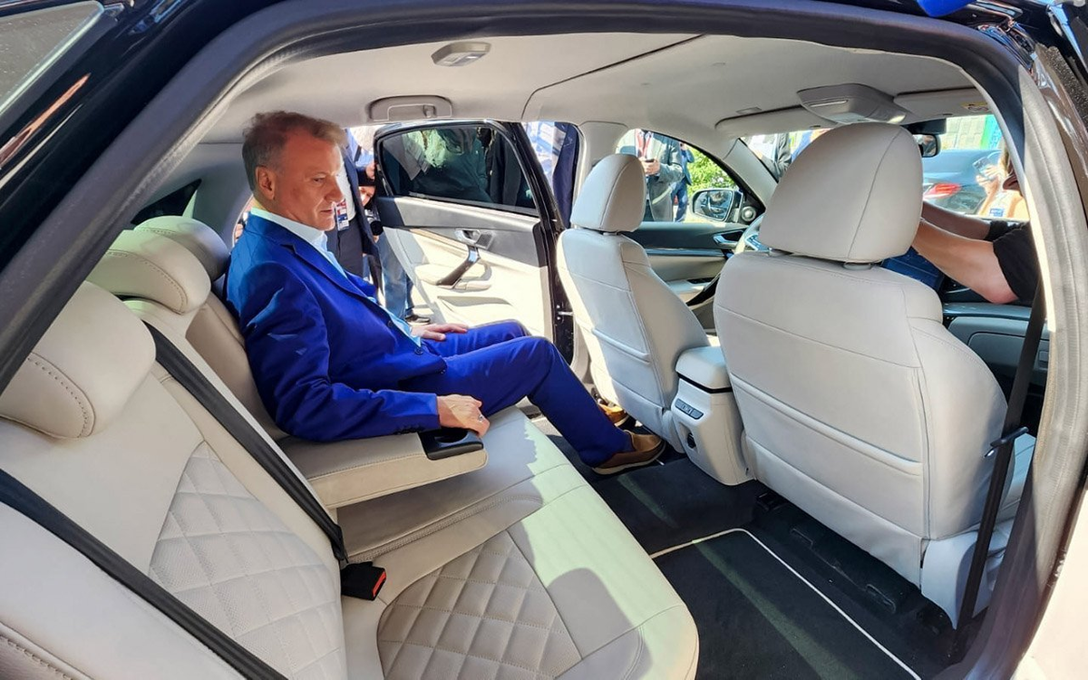 Герман Греф в Lada Aura