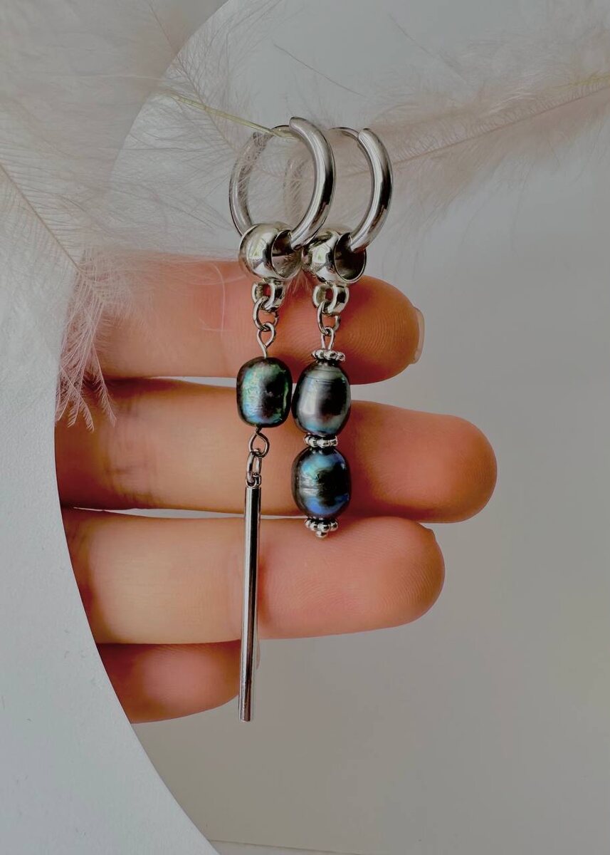 Длинные серьги из черного жемчуга - для познания икряных чувств