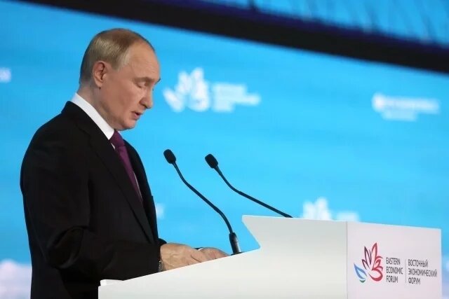    Владимир Путин на Восточном экономическом форуме.