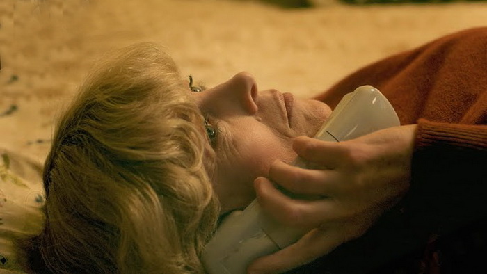 кадр из сериала "Корона"