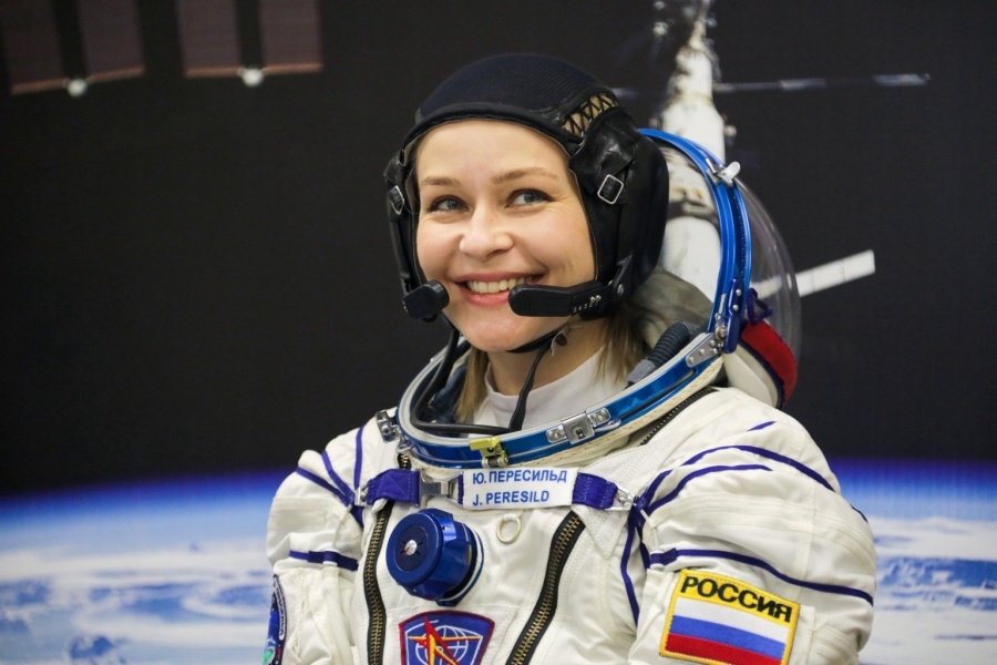 Полетела Юлия Пересильд в космос. А космонавту пришлось не полететь. фото: картинки яндекса.