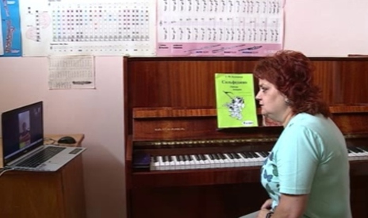    В Курской области на дистанционное обучение перевели школы искусства, кружки и секции