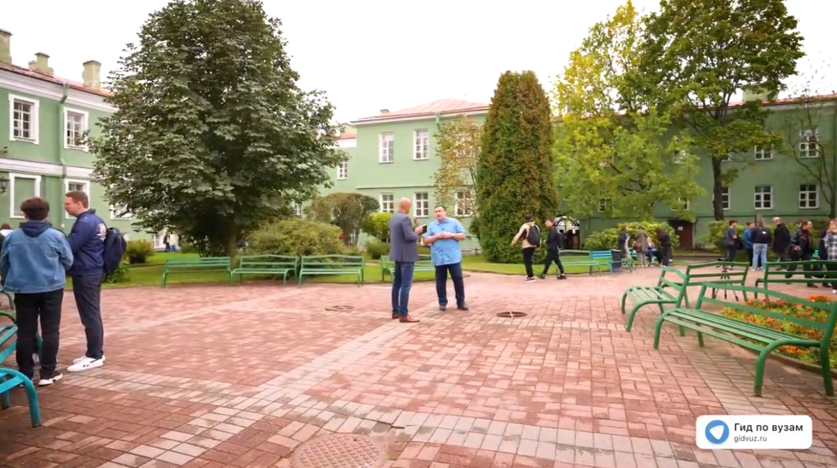 Роман Гетц в СПбГУ на филолгическом факультете. 