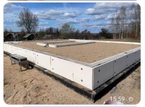 Вот этот почти ничего...но очень странная конструкция стены