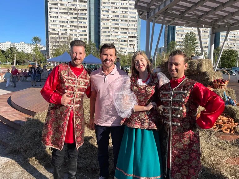 вот такой Семенников и артисты