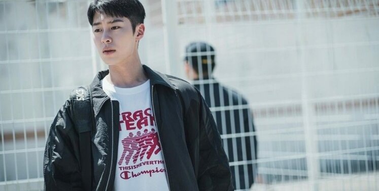 Кадр телесериал Игра смерти 2023-2024. Режиссер Ха Бён-хун. Производство Южная Корея. Источник: google\картинки.