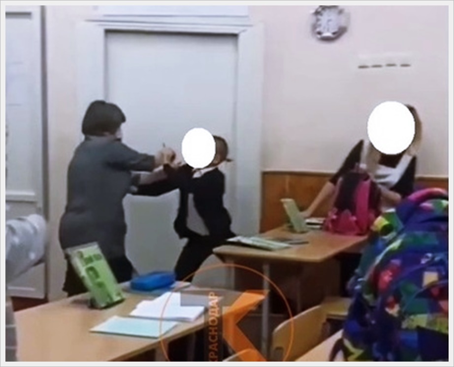 Динский район Краснодарский край. 6-классник выгоняет и кричит матом на учительницу. Та пытается его успокоить. Как говорил директор: "Ситуацию взяли под контроль"