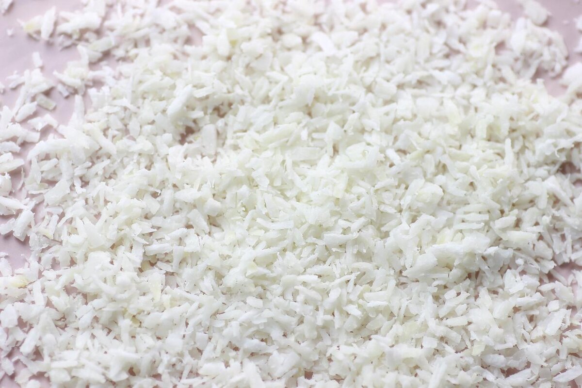 Anntuan / Shutterstock / FOTODOM📷Чрезмерное употребление мякоти кокоса может привести к нежелательному увеличению веса