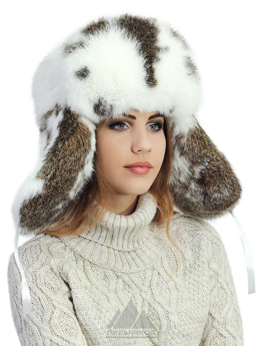 Шапка была примерно такая.