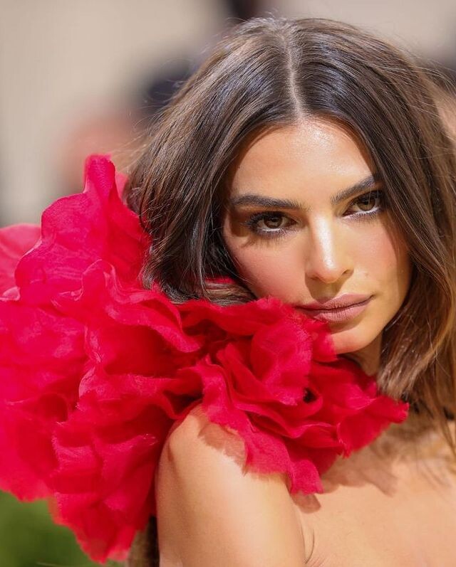 Эмили Ратаковски (Emily Ratajkowski)
