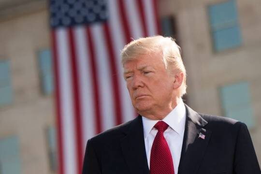    Трамп уверен, американские санкции ослабляют роль доллара в мире