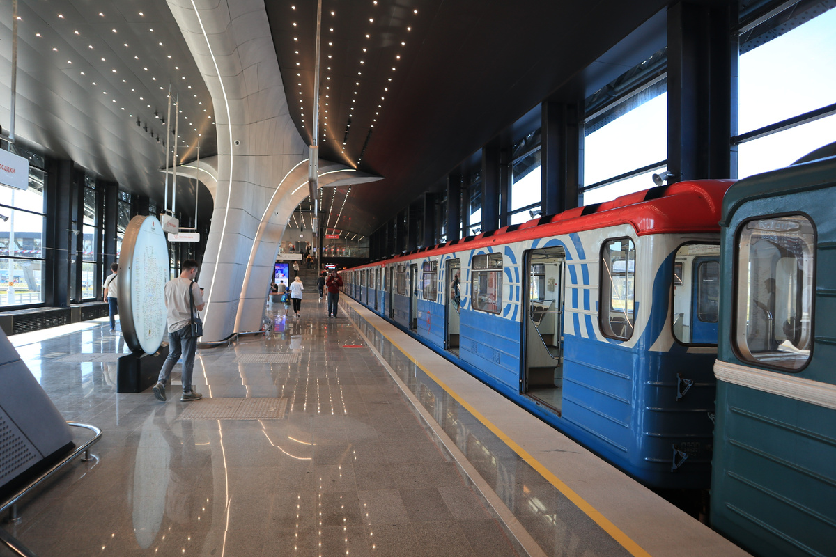 Потапово - новая станция метро среди широкой автомагистрали -8