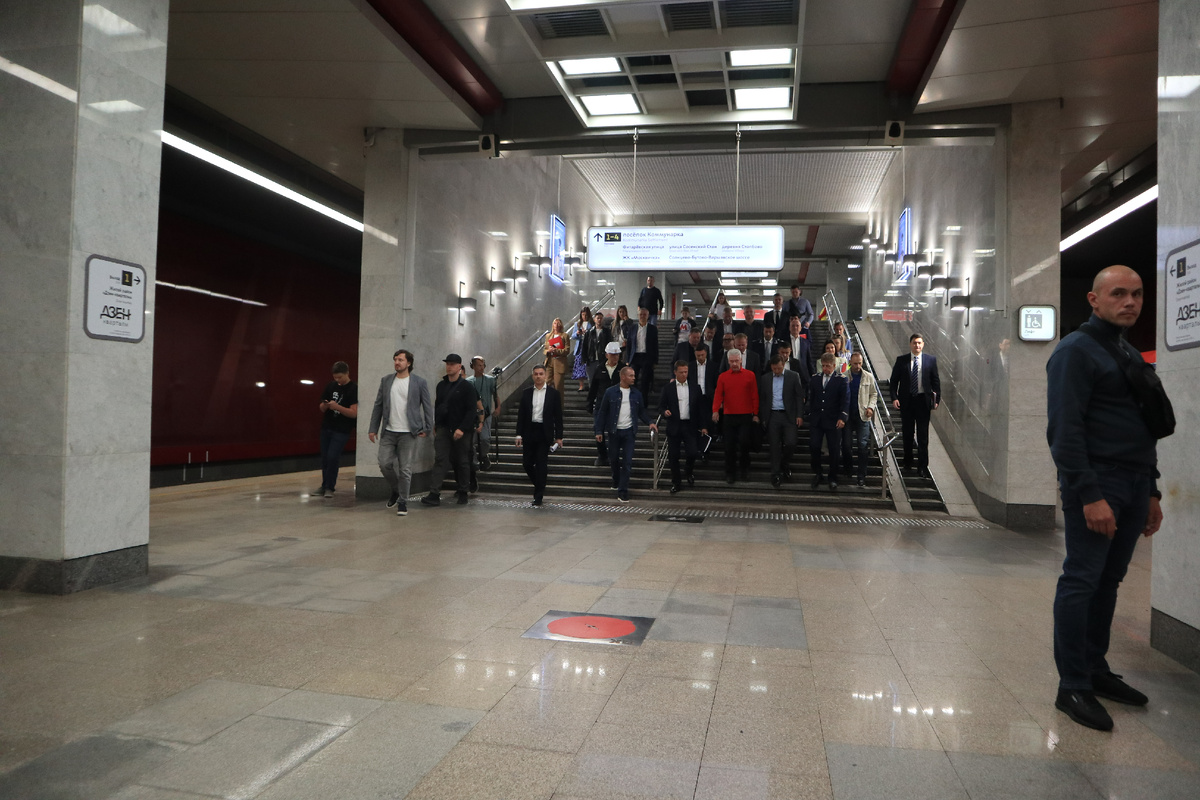 Потапово - новая станция метро среди широкой автомагистрали -4