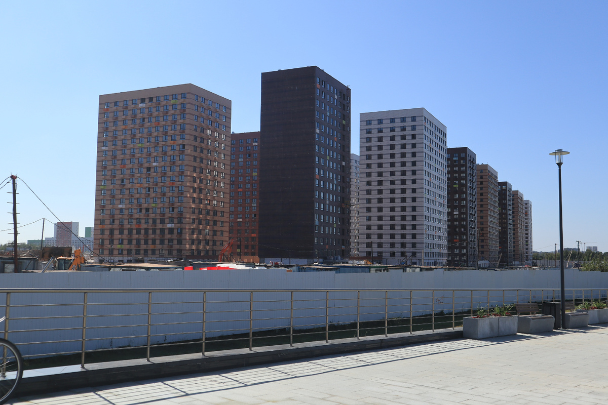 Потапово - новая станция метро среди широкой автомагистрали -40