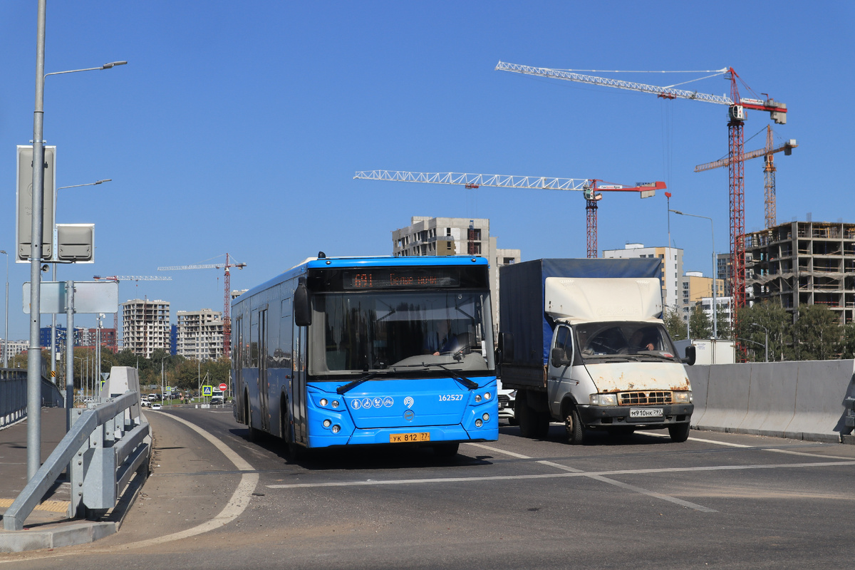Потапово - новая станция метро среди широкой автомагистрали -28