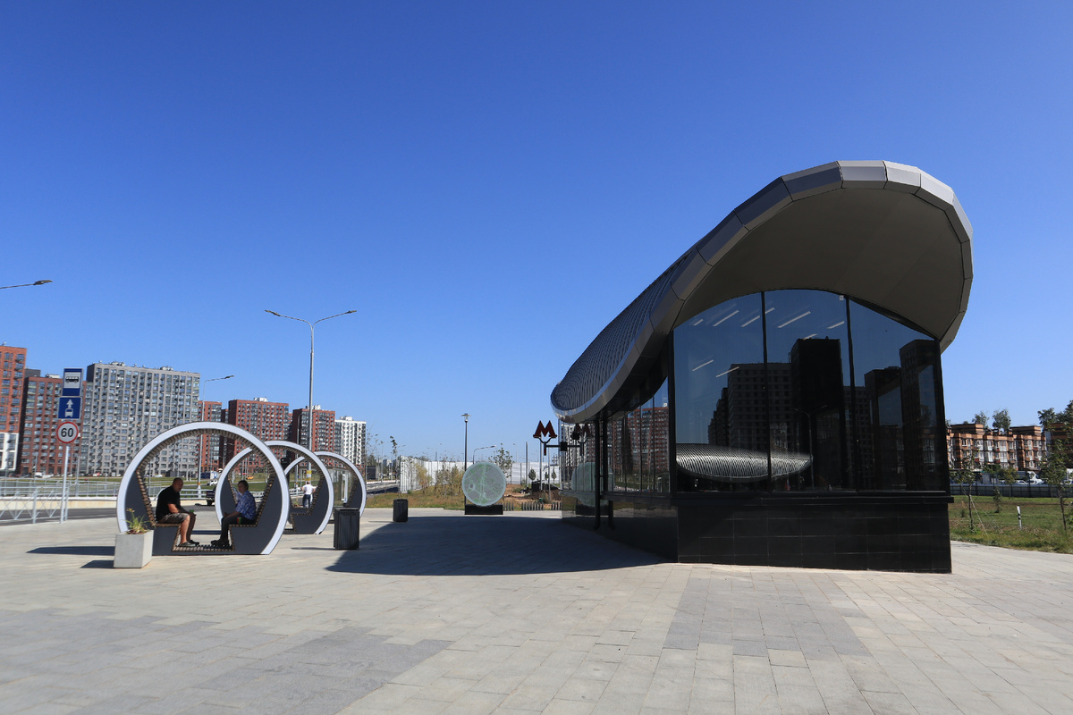 Потапово - новая станция метро среди широкой автомагистрали -38