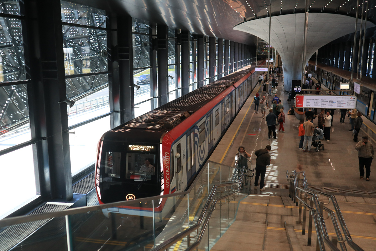 Потапово - новая станция метро среди широкой автомагистрали -16-2