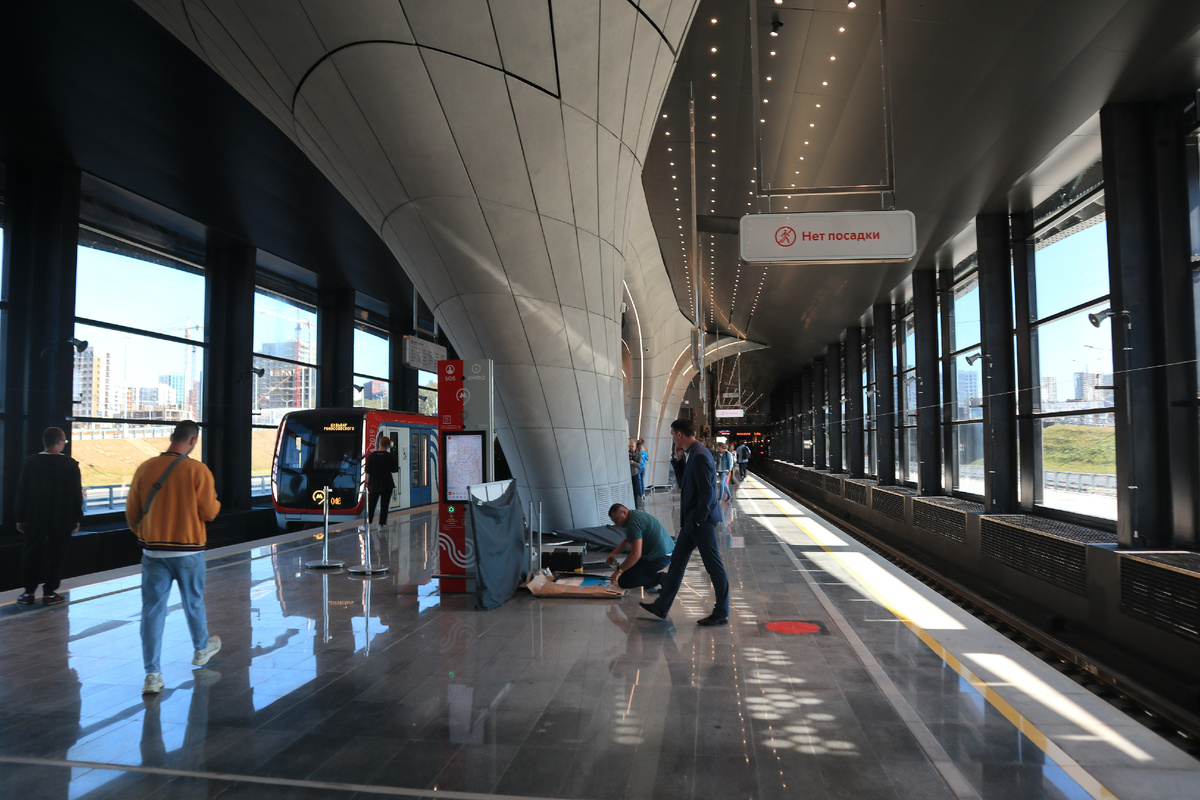 Потапово - новая станция метро среди широкой автомагистрали -15