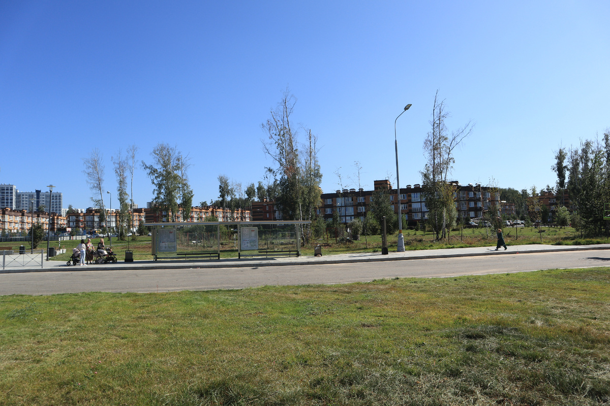 Потапово - новая станция метро среди широкой автомагистрали -39