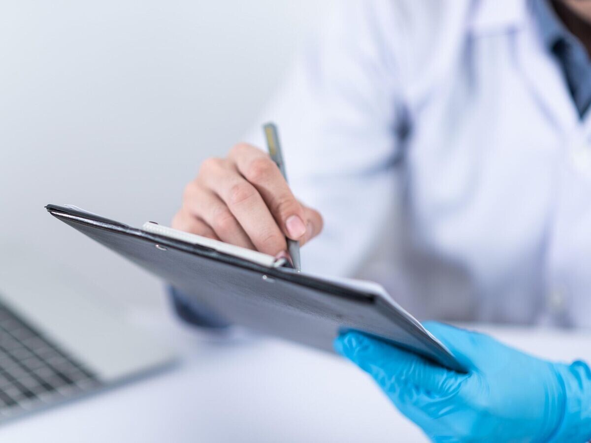    Врач© Pixabay / Chokniti Khongchum