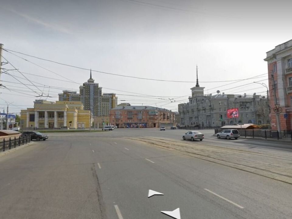    Скриншот панорамного изображения участка трамвайных путей на пр. Строителей. Источник: "Яндекс Карты"