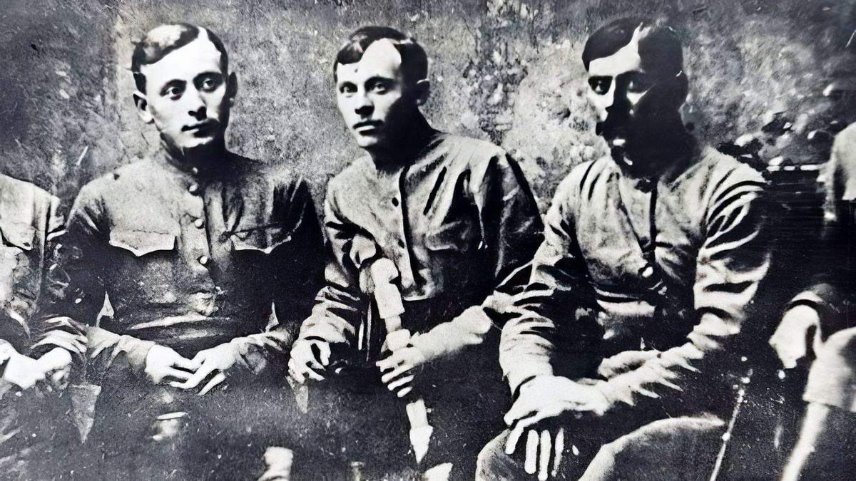 Штаб Партизанской армии Тамбовского края. Александр Антонов в центре