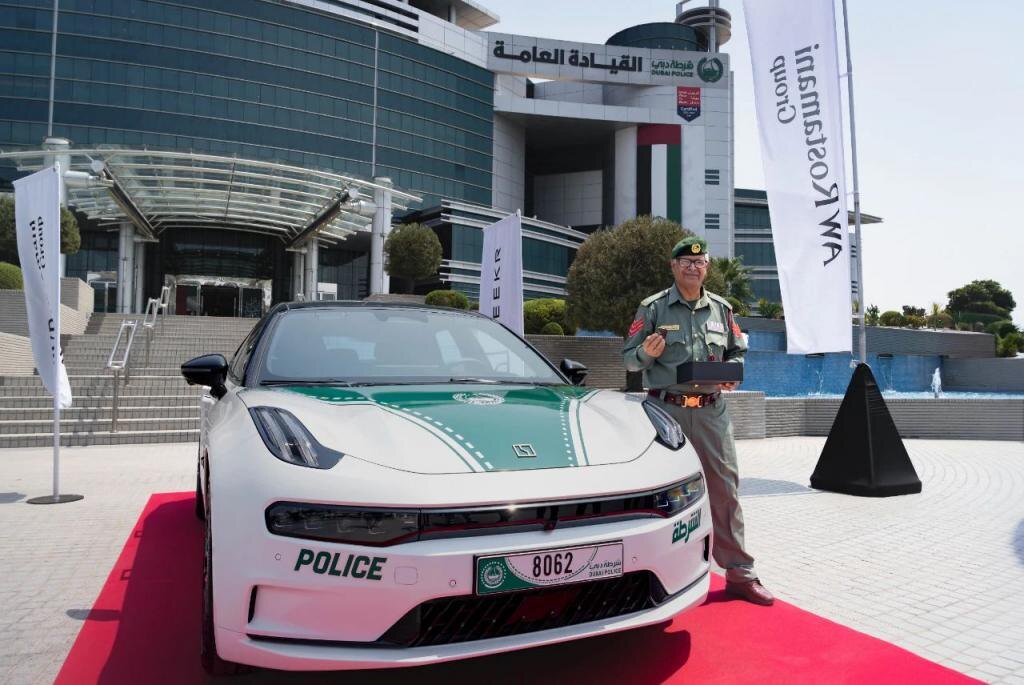 Элитный флот полиции Дубая Zeekr 001