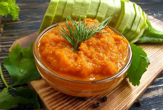    Кабачковая икра с помидорами