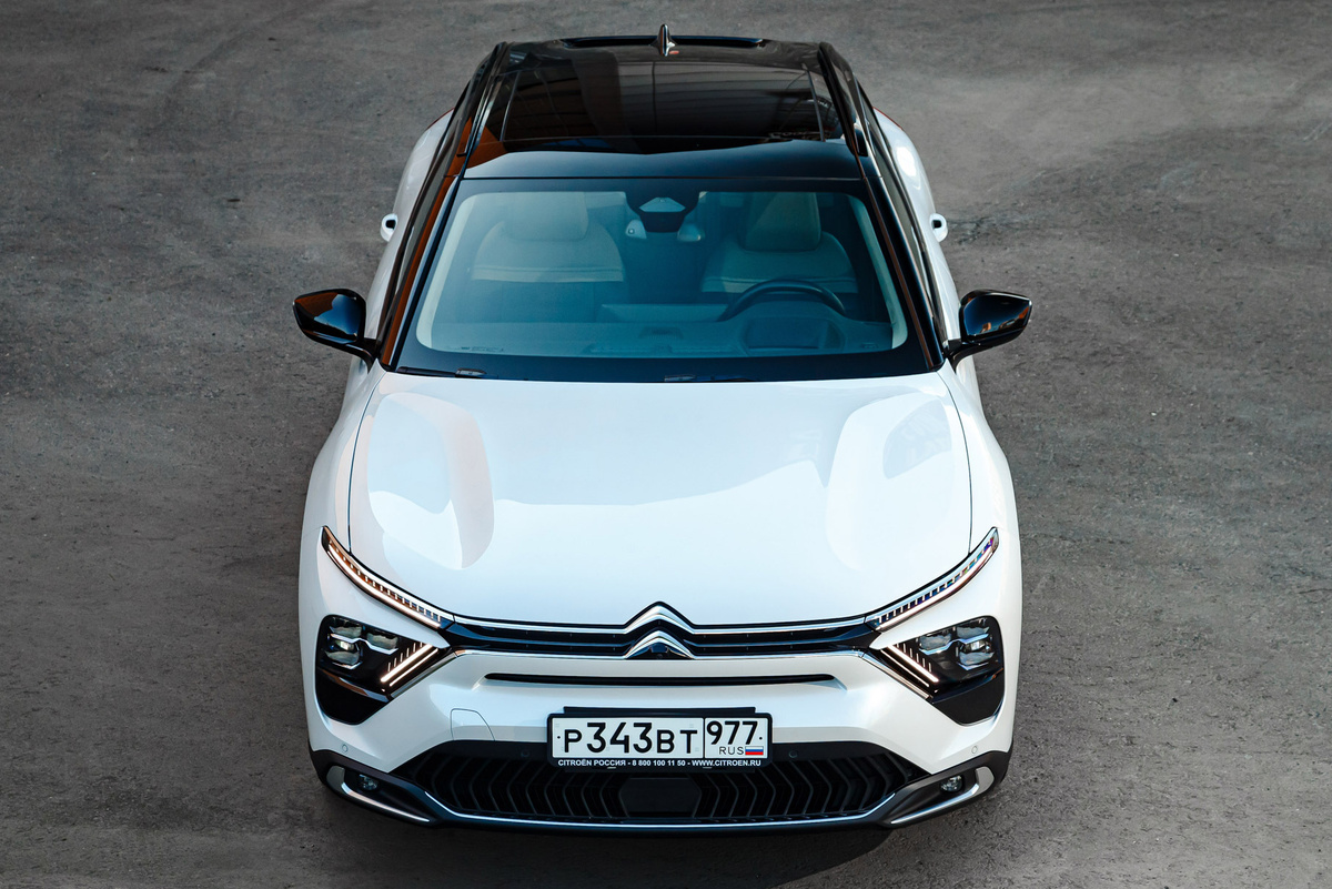    Citroen C5 X получил в прошлом году награду «Лучший большой автомобиль» от международного жюри WWCOTY. Но есть нюанс: это женская премия, а не основной «Автомобиль года»   
Дмитрий Питерский