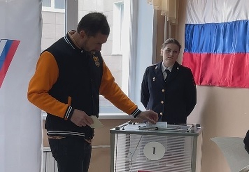    Директор ХК «Кузбасс» Алексей Чижов отдал свой голос на выборах губернатора.