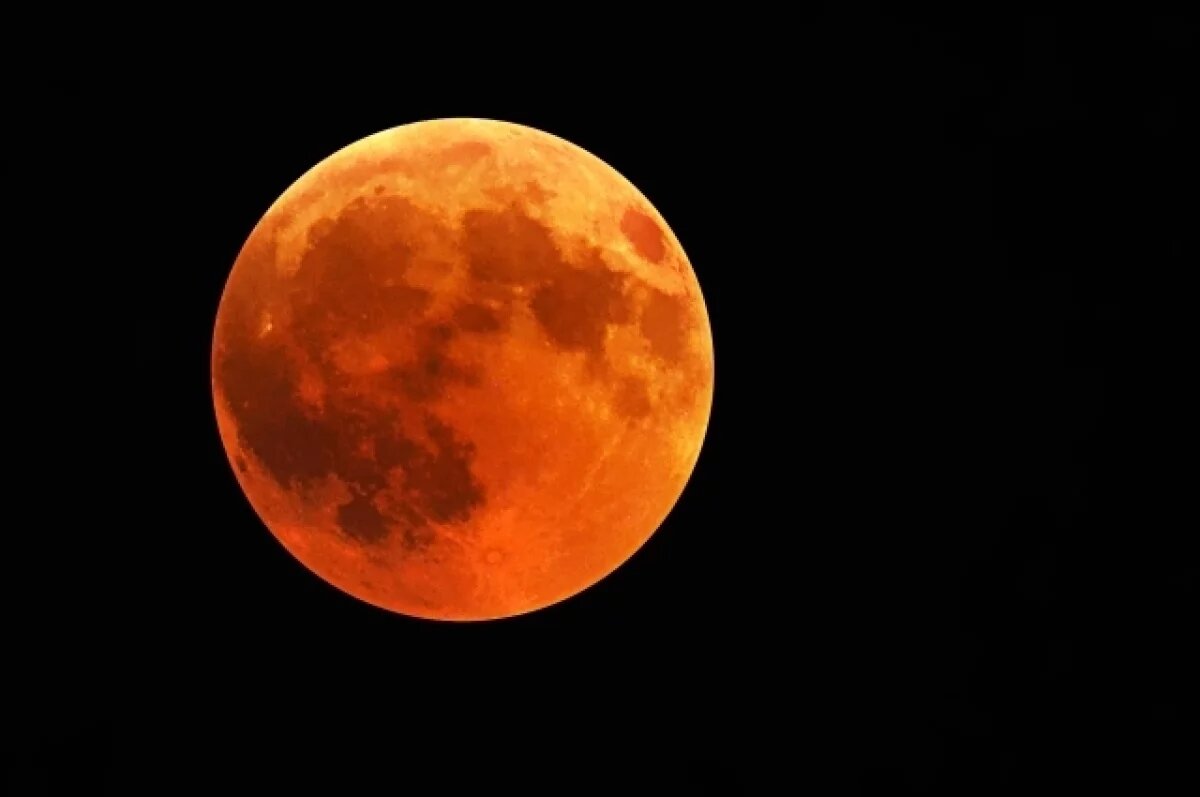    Жителей Красноярска приглашают наблюдать за Луной и Сатурном