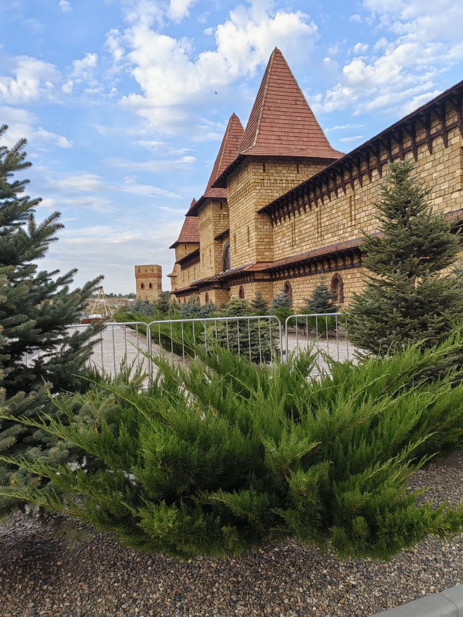 Работы по благоустройству продолжаются