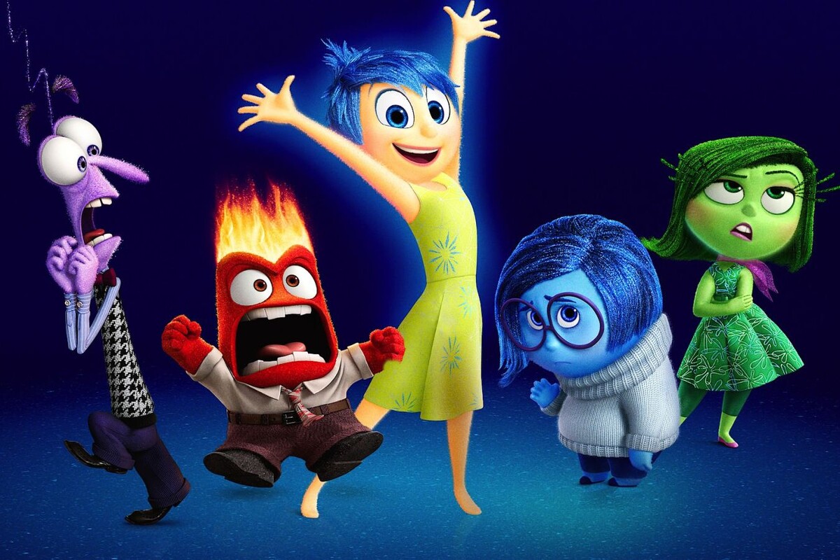 Этот мультик рассказывает про эмоции у нас в голове и как они влияют на нашу жизнь. 