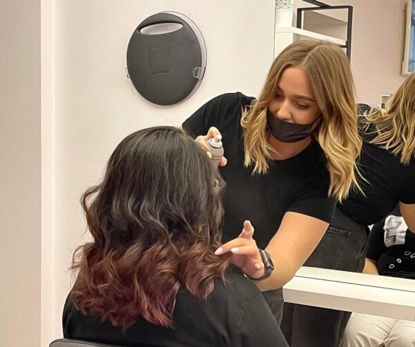 Парикмахерские и салоны красоты готовятся к введению маркировки косметических средств