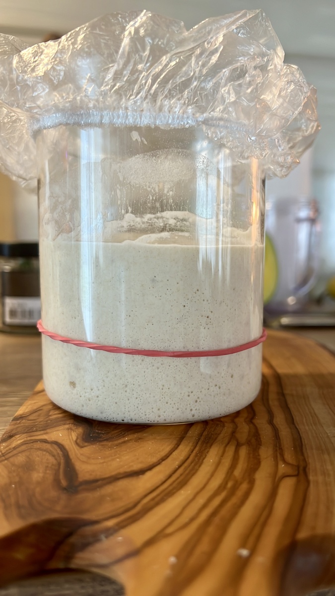 Сильная закваска после кормления