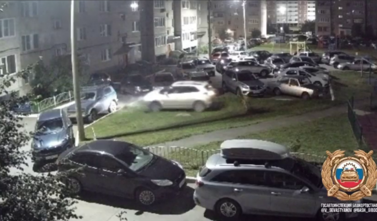    Собрала 9 машин. Пьяная автоледи, как на танке проехала по двору в башкирском Учалы Белов Михаил Александрович