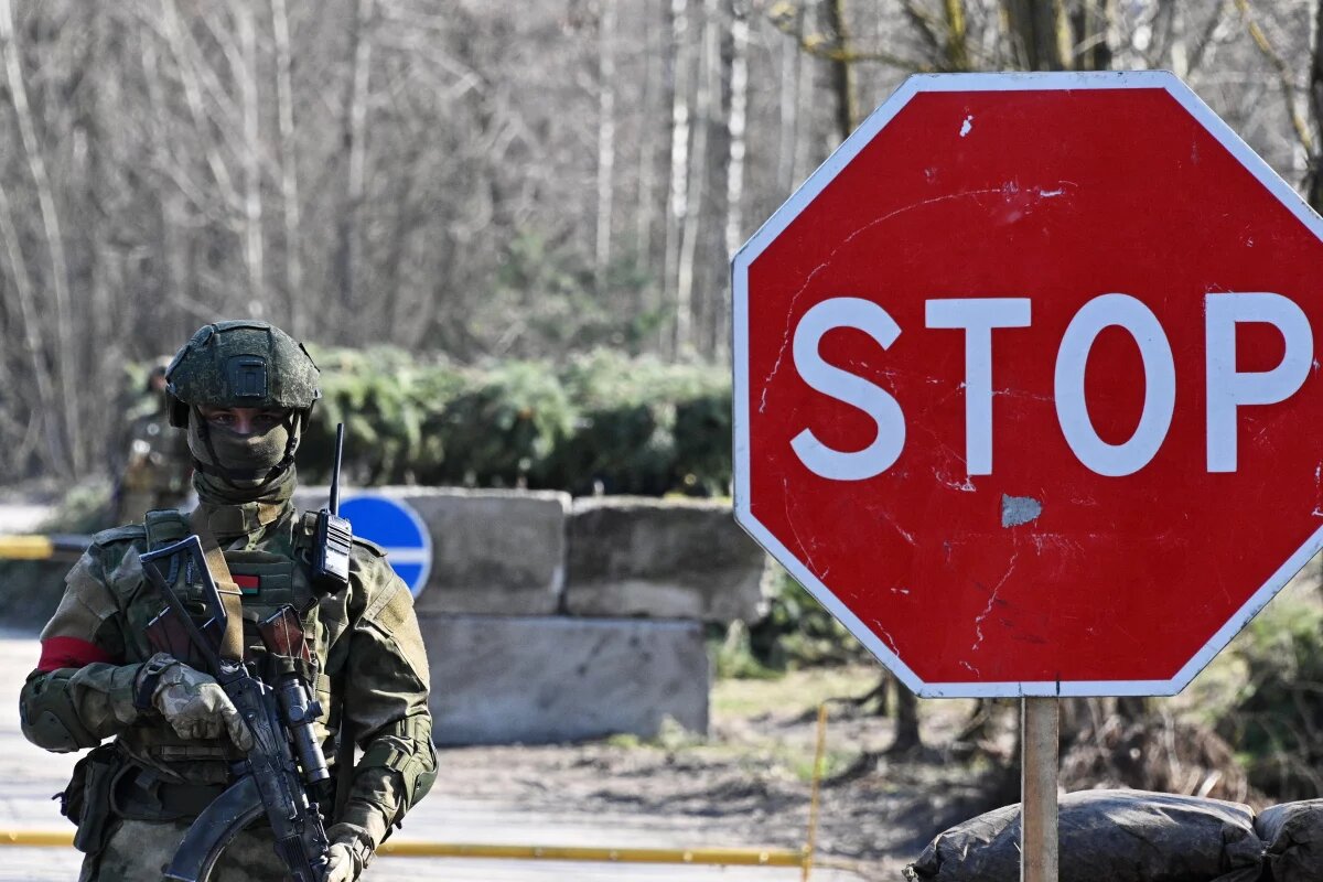    Украинские уклонисты пытаются сбежать в Белоруссию через минные поля