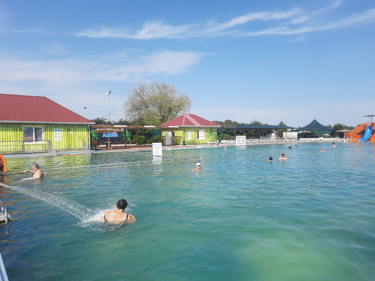 Термальный бассейн в аквапарке Лабушка