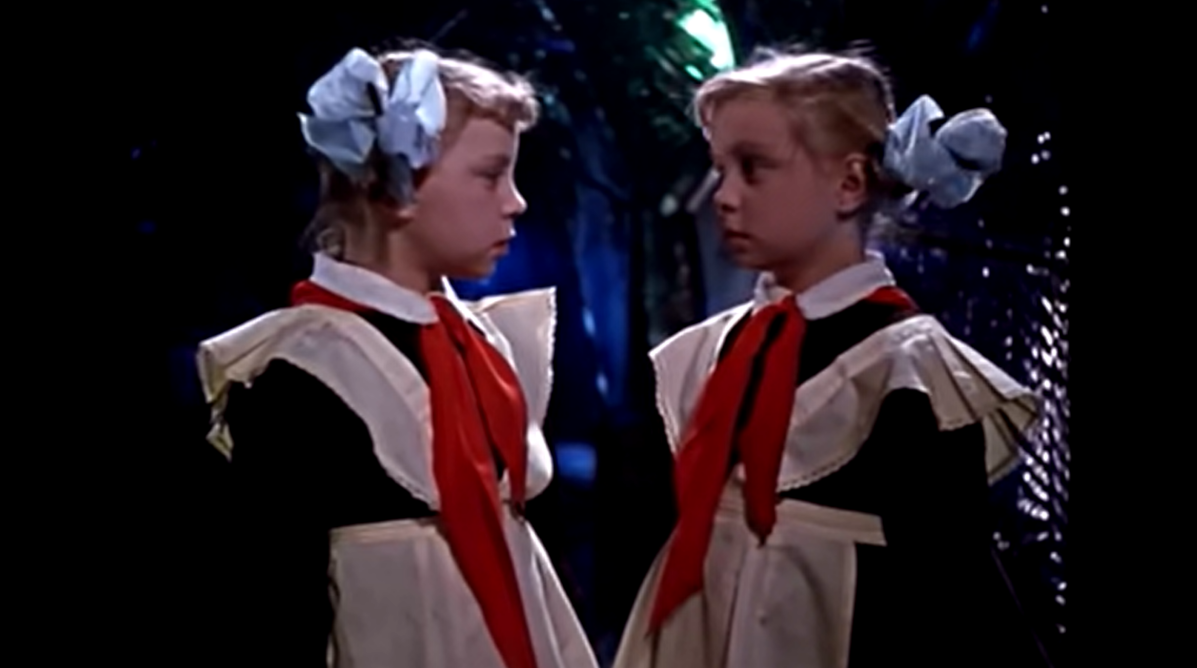 Фото: кадр из к/ф "Королевство кривых зеркал"