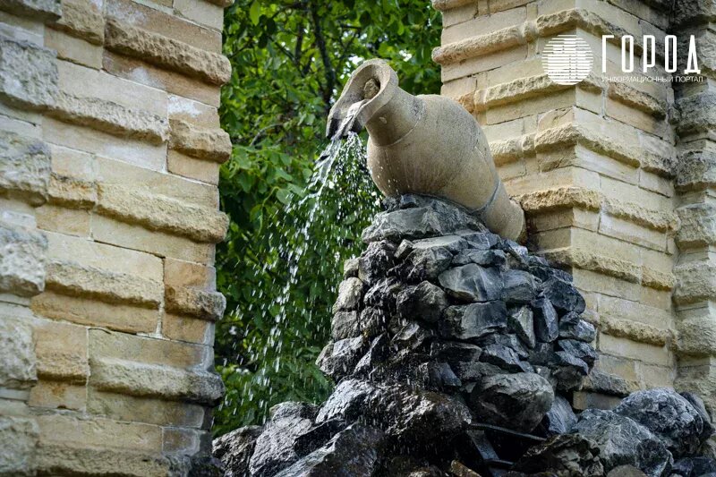 В курортном городе очень много красивой архитектуры