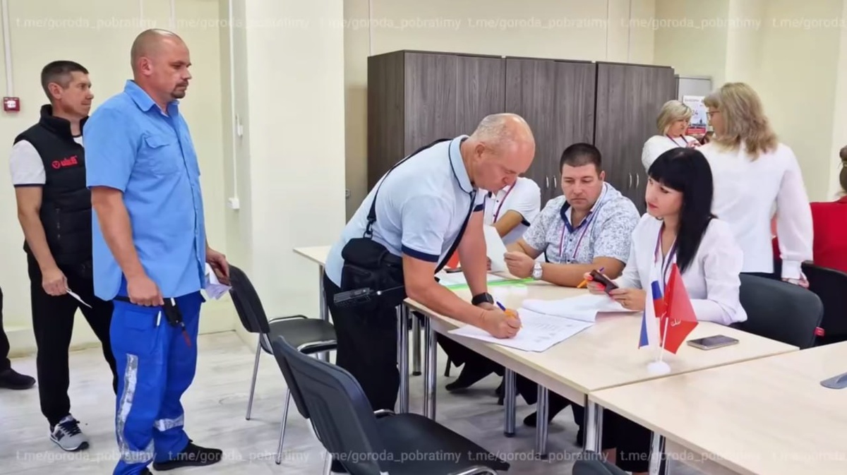 Но на этом город не остановился - еще 91 участок раскинулся по садоводствам Ленобласти, Карелии, Псковщины, и, вы не поверите, даже в Мариуполе! 