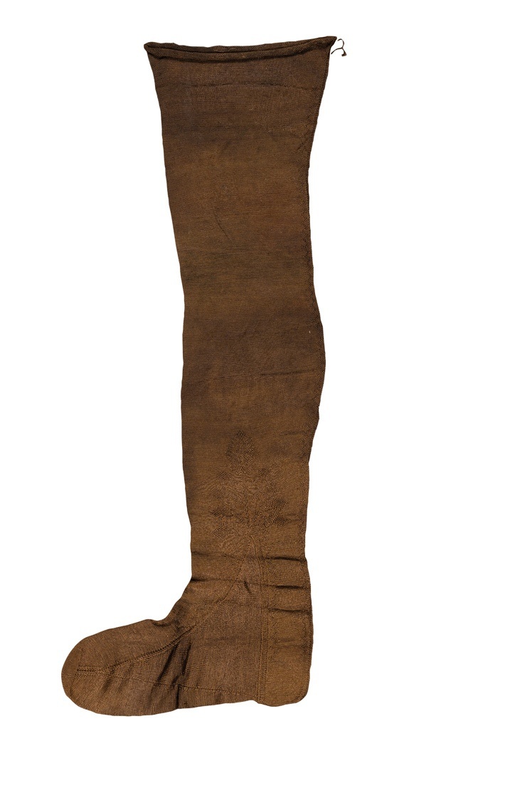 Шёлковый чулок.