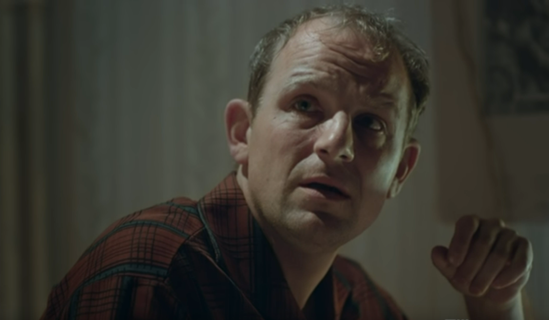 Сценарист Костя Паршин (актер Федор Лавров).