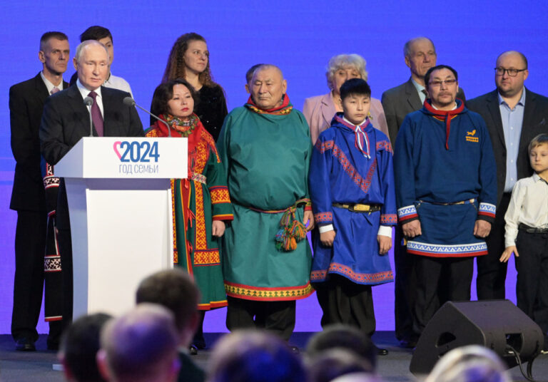    Президент Владимир Путин создал Организационный комитет Национального центра «Россия» «О»