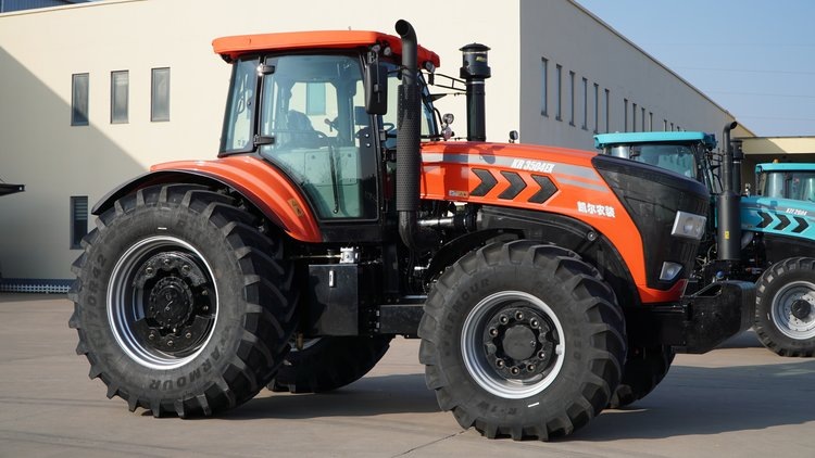    На АГРОСАЛОНе - КАТ техника с высокой мощностью